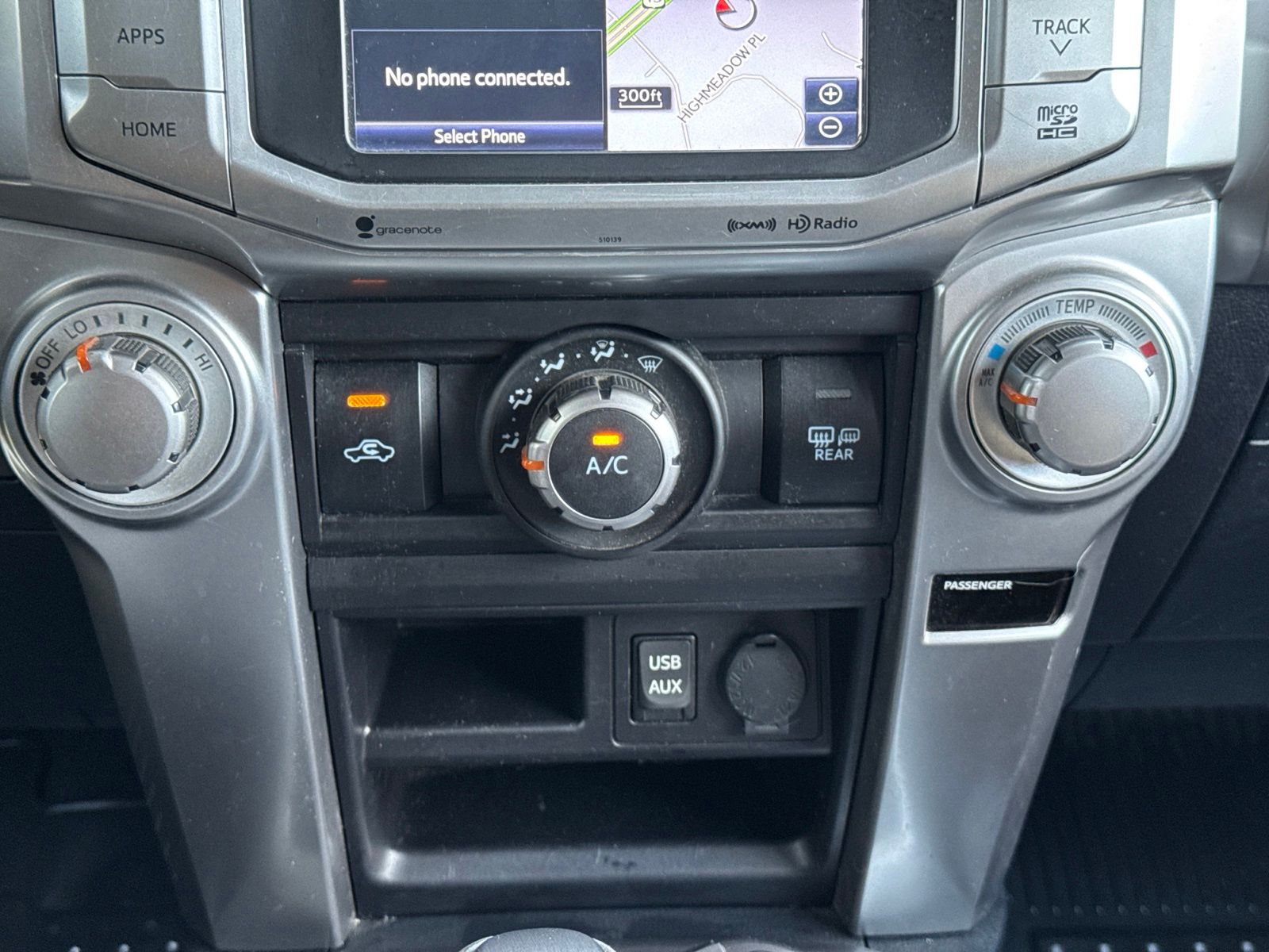 Used 2018 Super White Toyota SR5 image 30