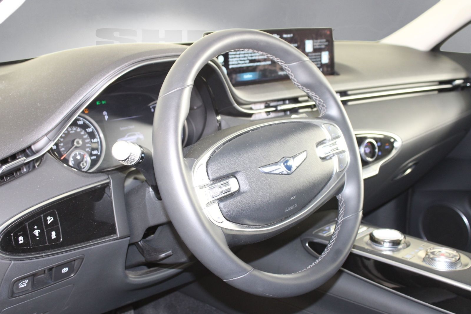 Used 2025 White Genesis 2.5T image 3