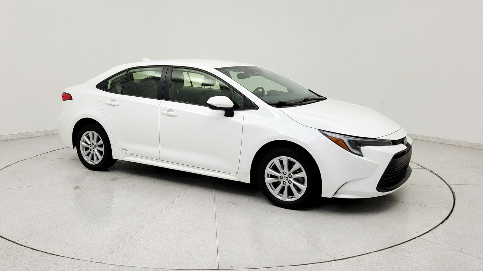 Used 2024 White Toyota LE image 9
