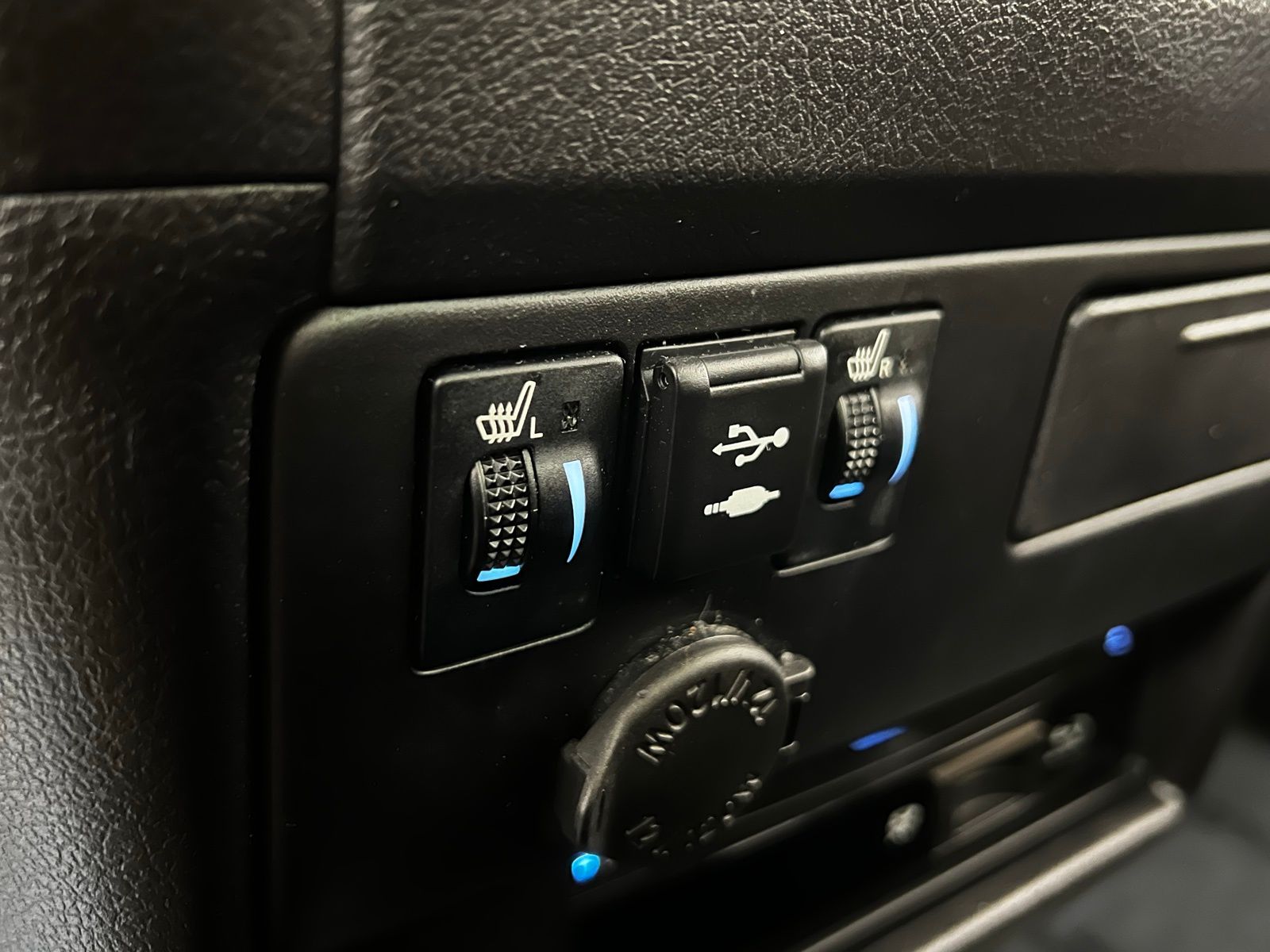 Thumbnail: 2020 Toyota Sienna - 21