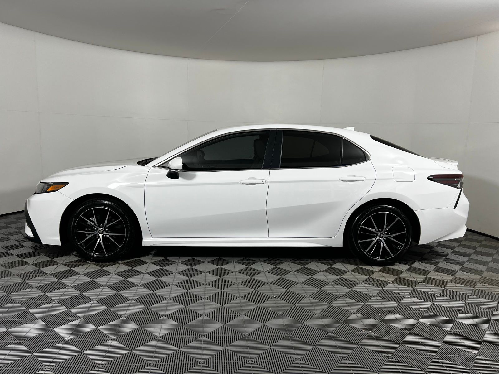 Thumbnail: 2024 Toyota Camry - 8