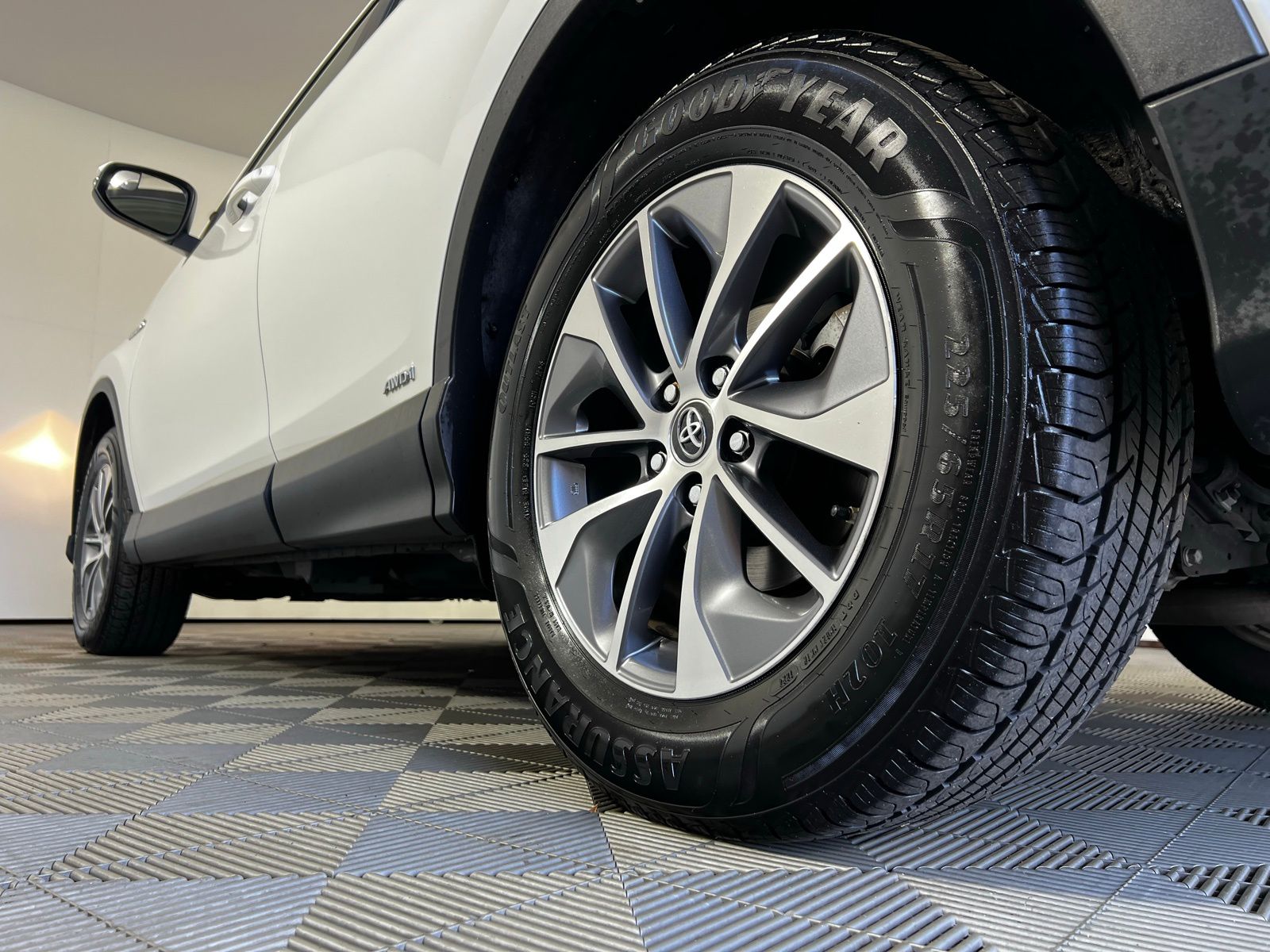 Thumbnail: 2016 Toyota RAV4 - 25