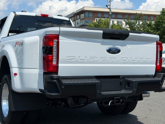 New 2026 Oxford White Ford XL image 13