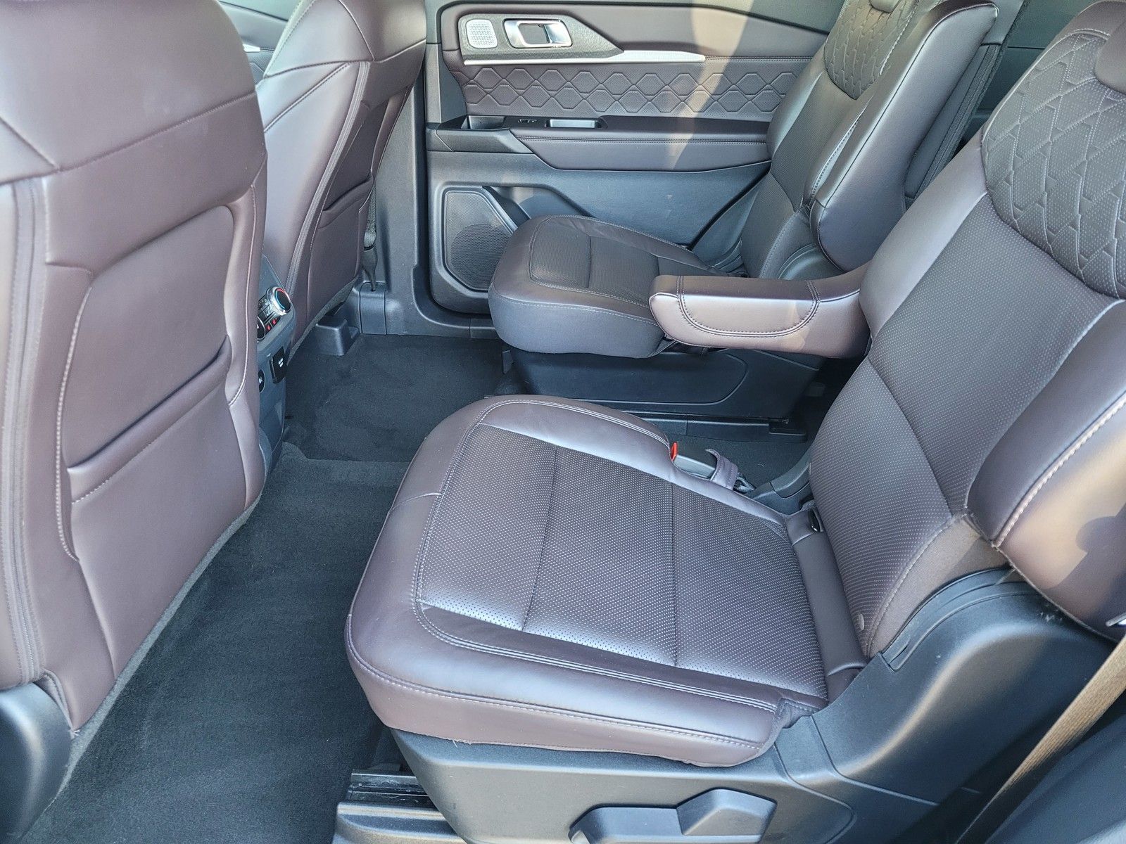 Used 2025 Black Ford Platinum image 10