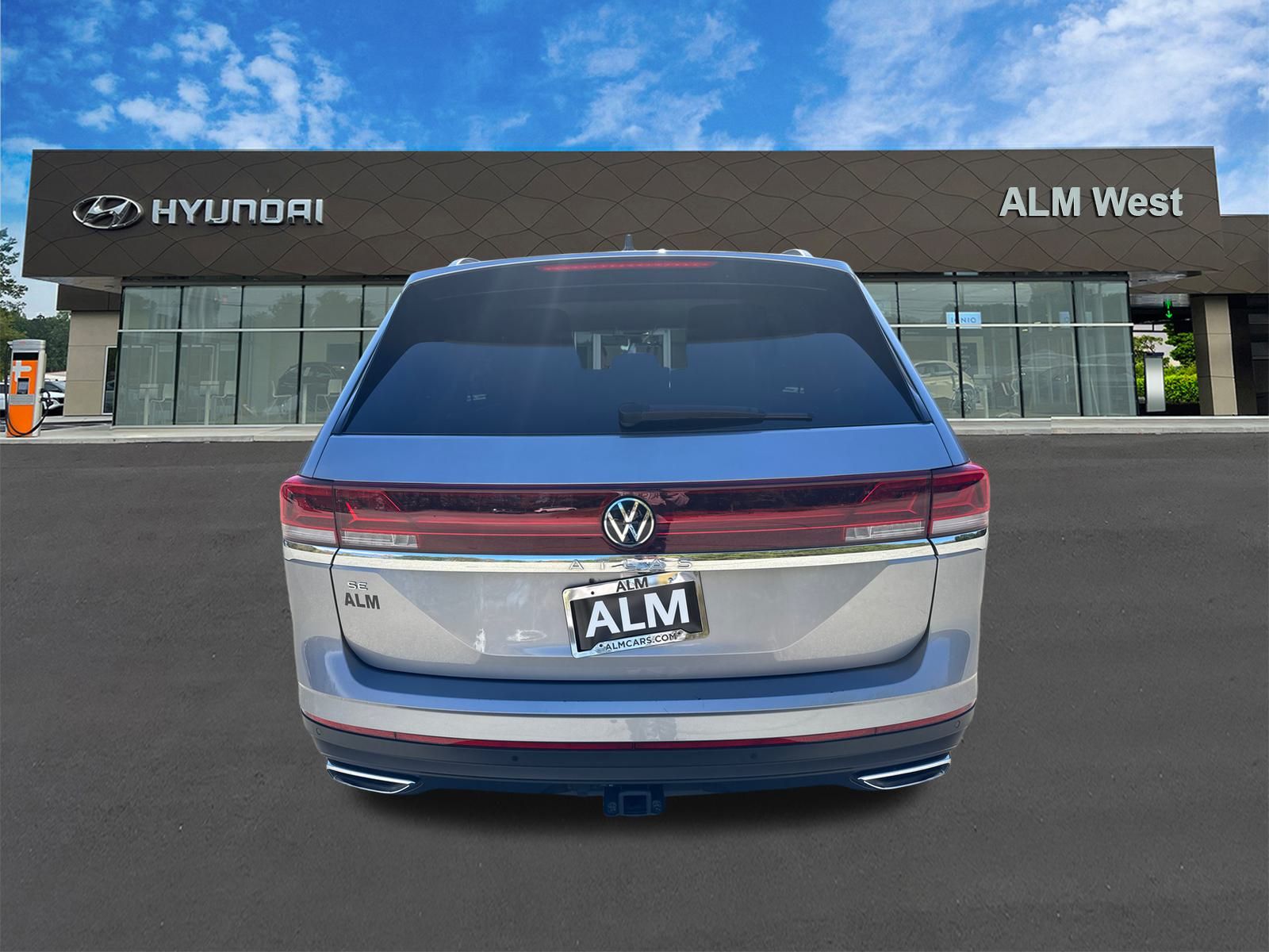 Used 2025 Silver Mist Metallic Volkswagen 2.0T SE w/Technology image 6