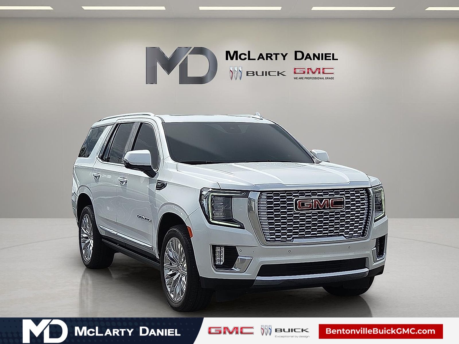 White Frost Tricoat 2023 GMC Yukon SUV / Crossover Four-Wheel Drive