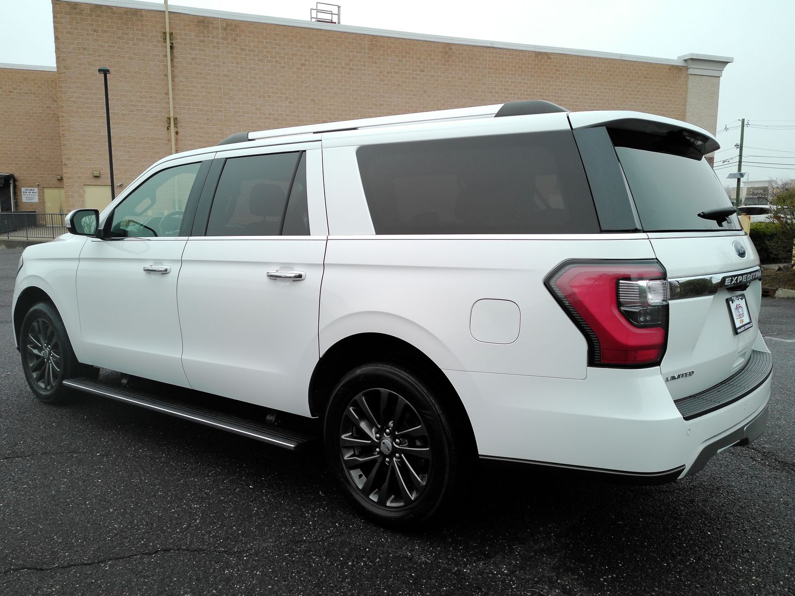 View vehicle photo 5