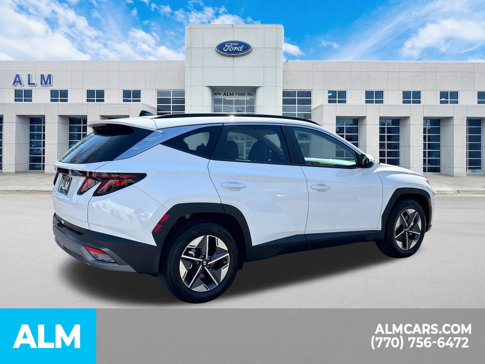 Used 2025 White Hyundai SEL image 6