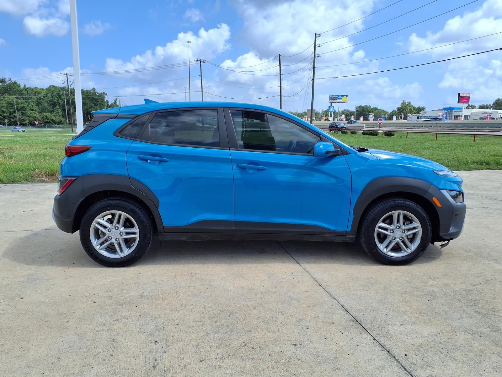 2022 Hyundai Kona SE Green at Big Star Buick GMC