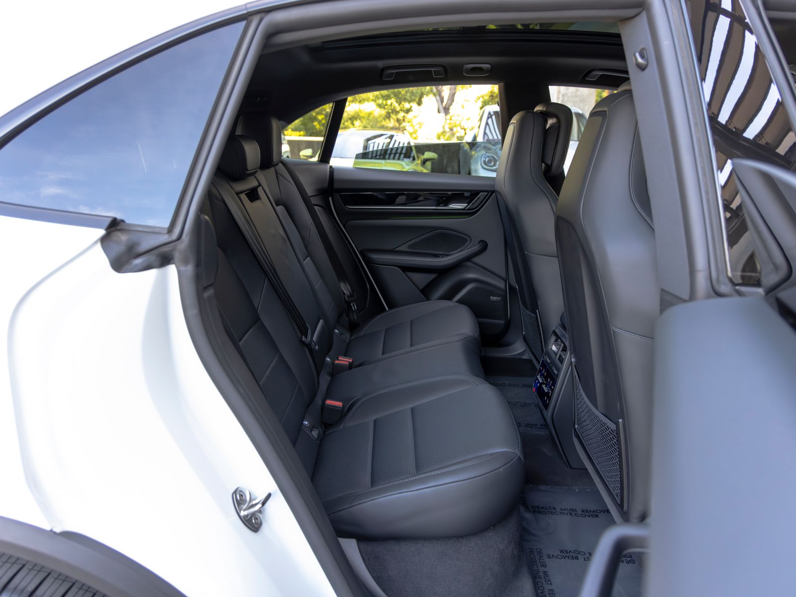 2025 Porsche Macan Base - Photo 49