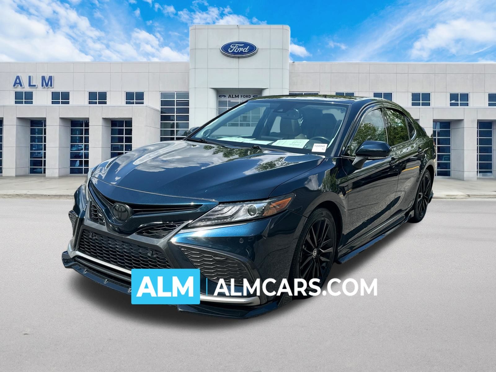Teal (Aqua) 2021 Toyota Camry Sedan Front-Wheel Drive 8-Speed Automatic