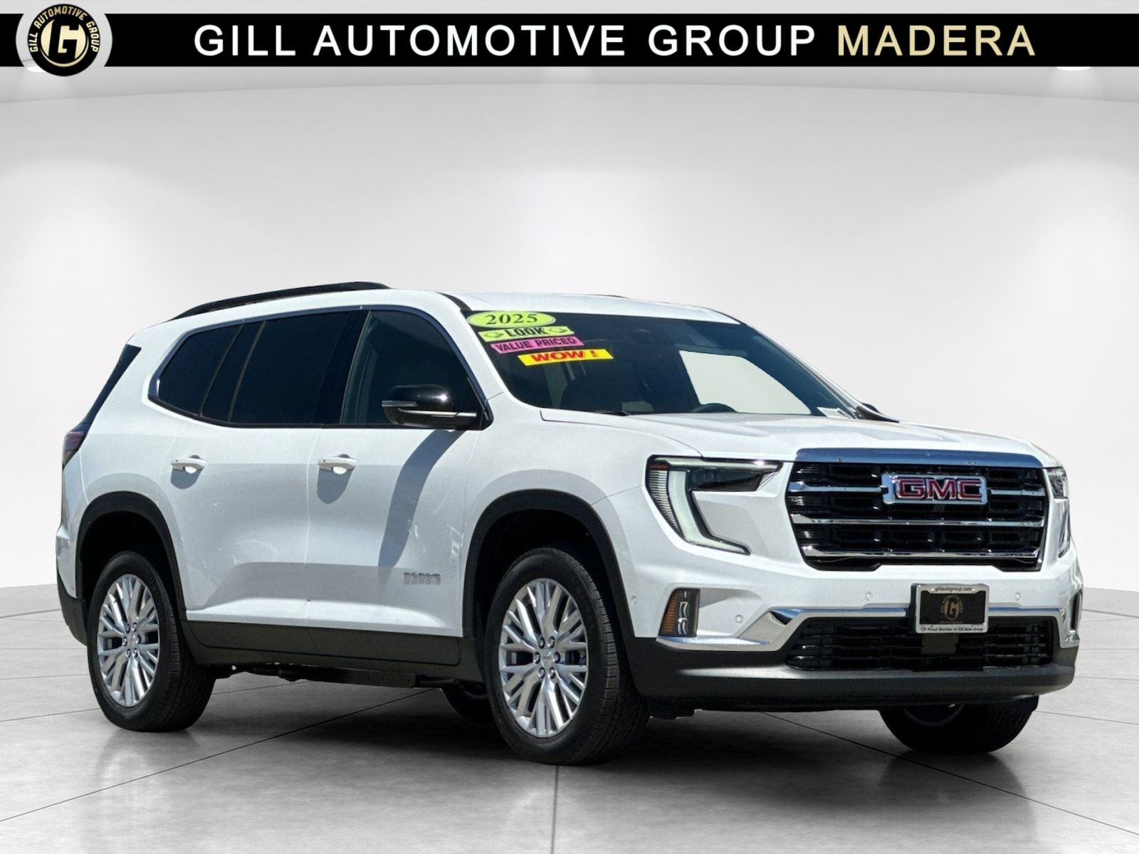 White Frost Tricoat 2025 GMC Acadia SUV / Crossover Front-Wheel Drive 8-Speed Automatic