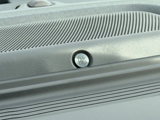 New 2026 Star White Metallic Tri-Coat Ford Lariat image 32