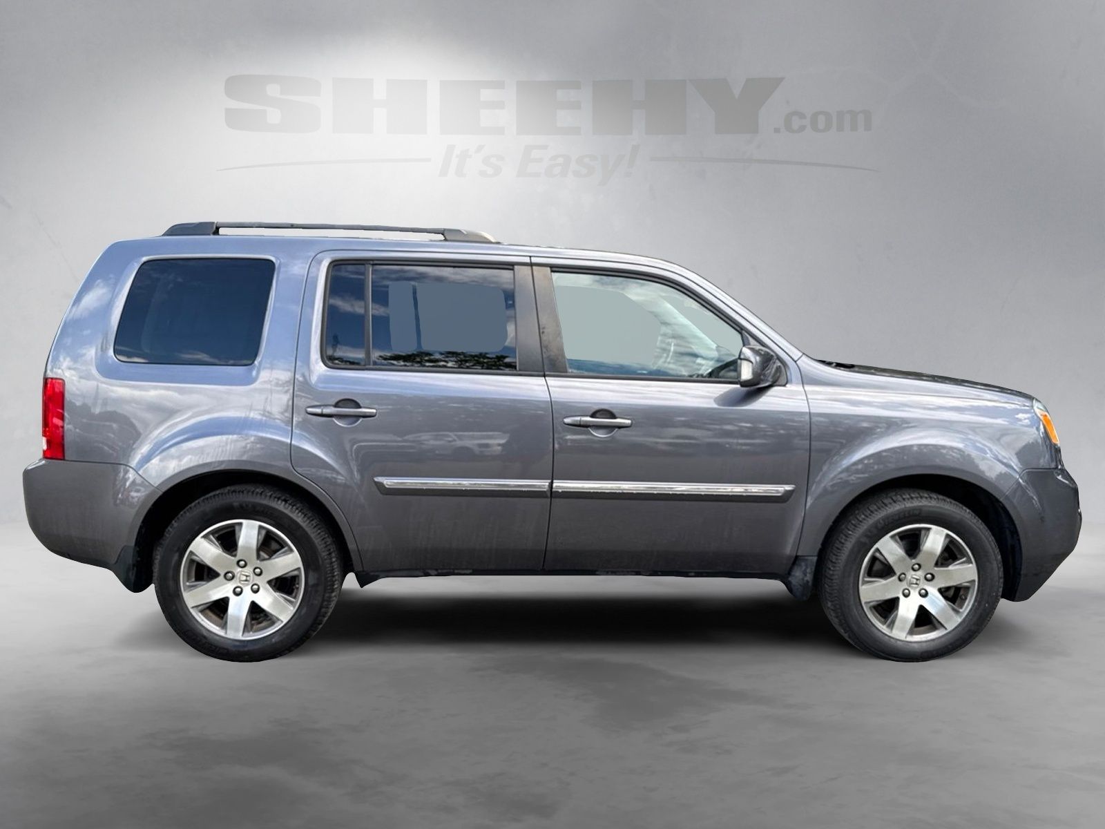 Used 2015 Modern Steel Metallic Honda Touring image 9