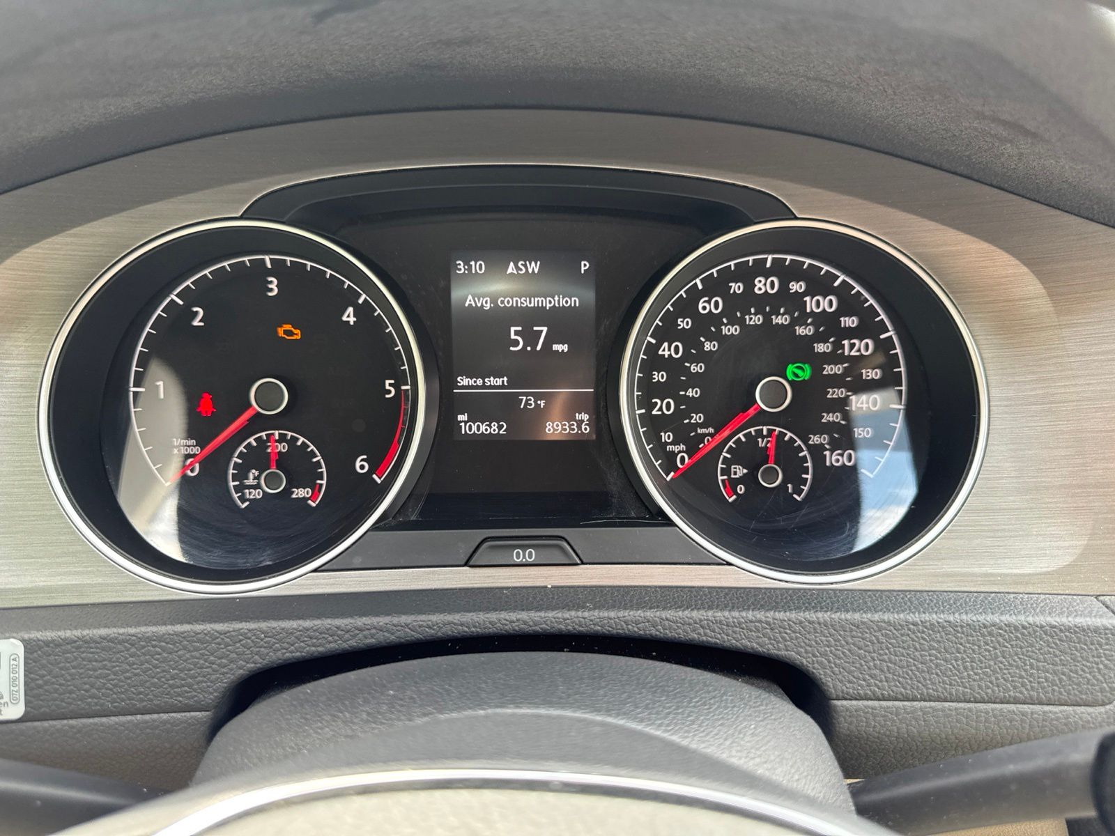 Used 2015 Black Volkswagen TDI SE 4-Door image 4