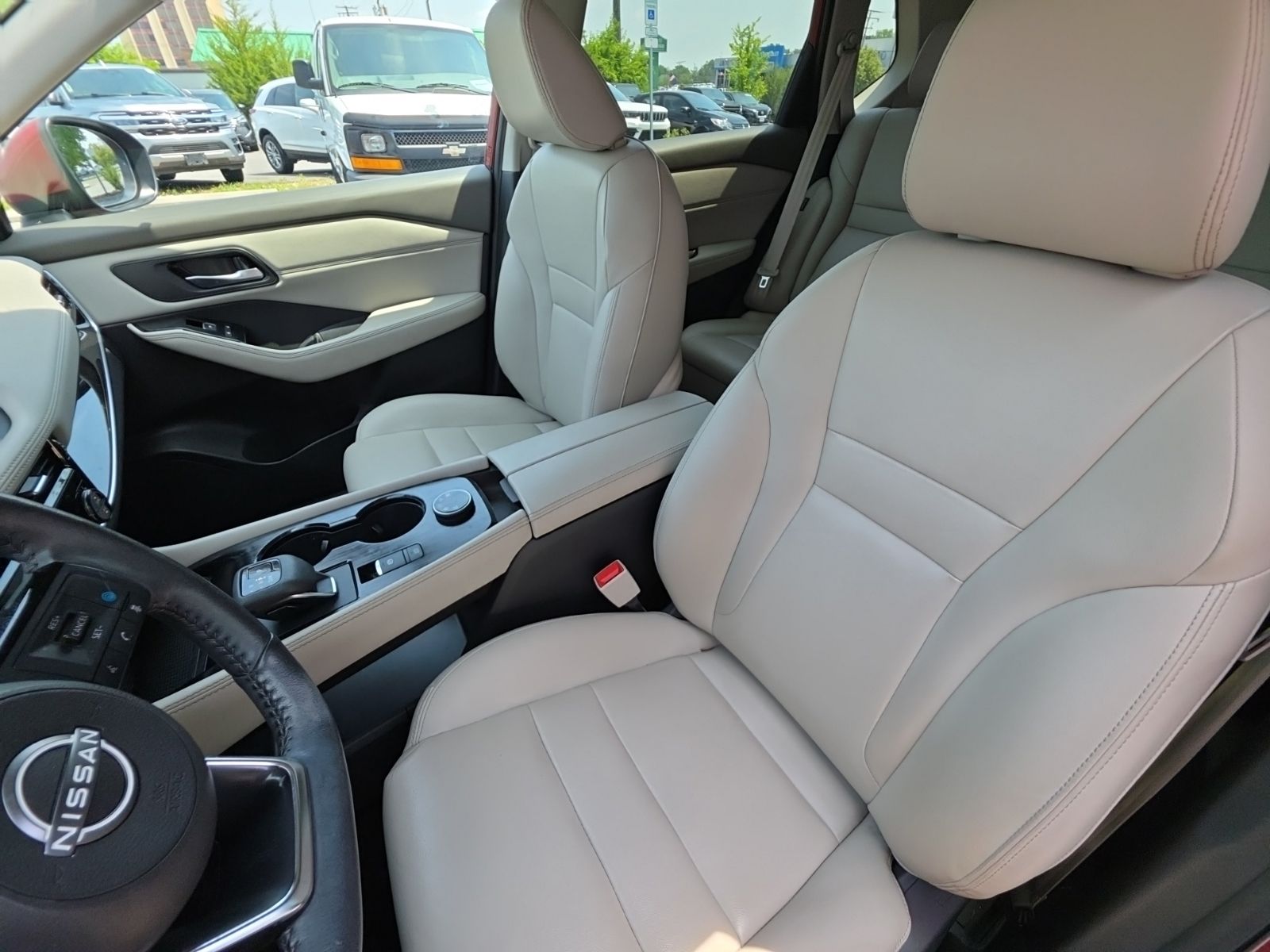 Used 2023 Red Nissan SL image 32