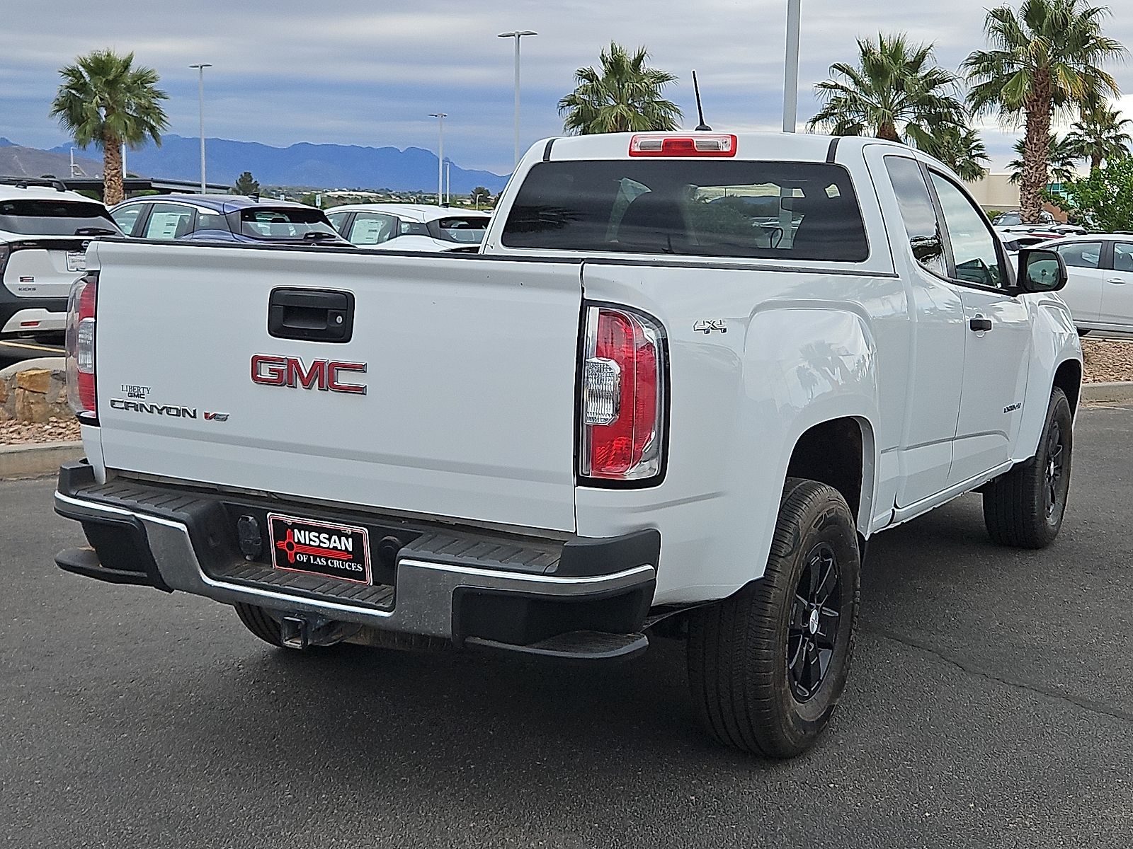 View vehicle photo 4