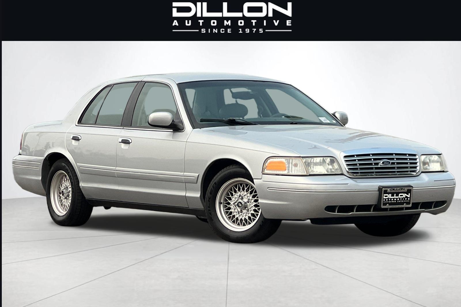 2002 Ford Crown Victoria Sedan Rear-Wheel Drive 4-Speed Automatic Overdrive