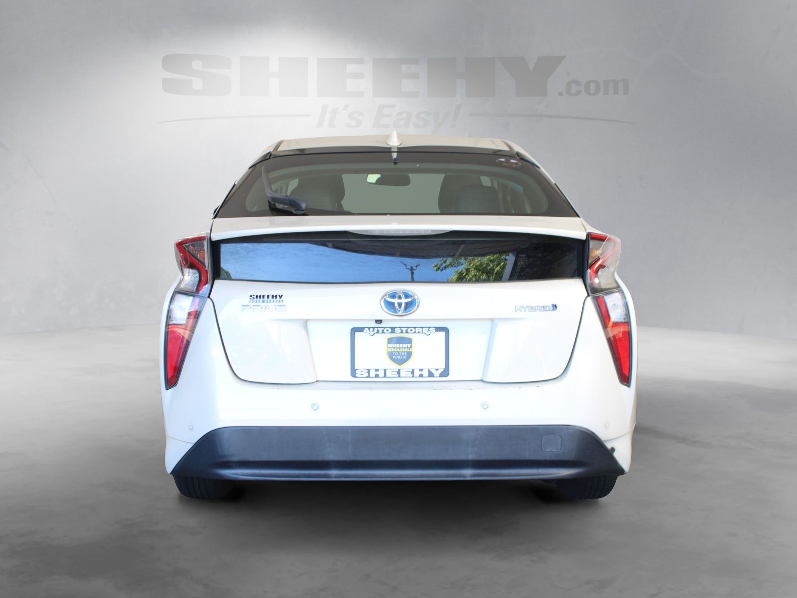 Used 2017 White Toyota Four image 6