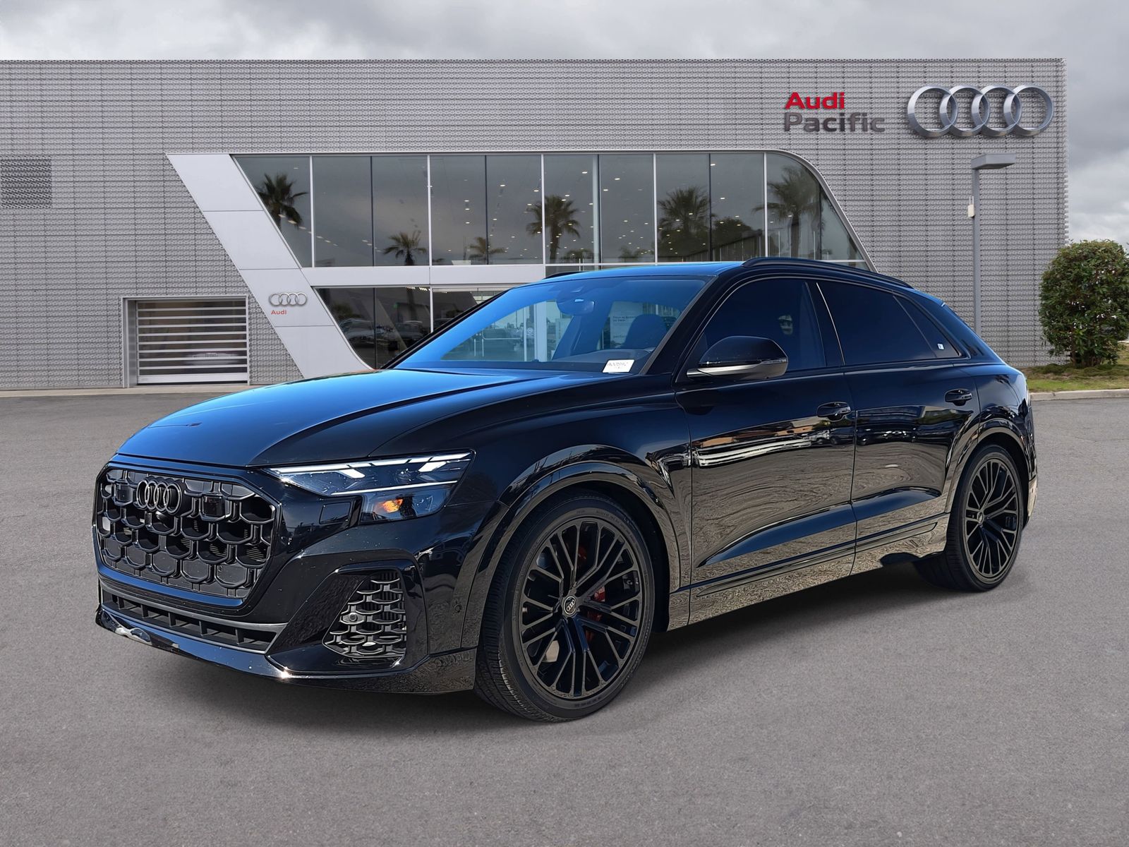 2024 Audi SQ8 4.0T quattro Premium Plus