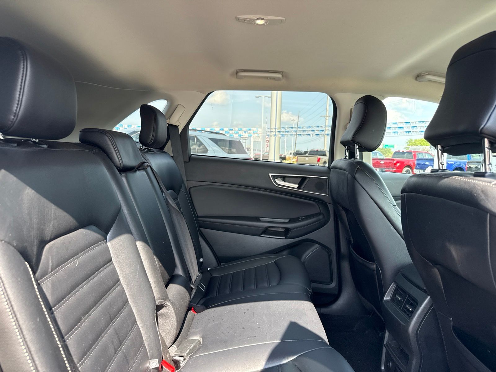 2023 Ford Edge image 16