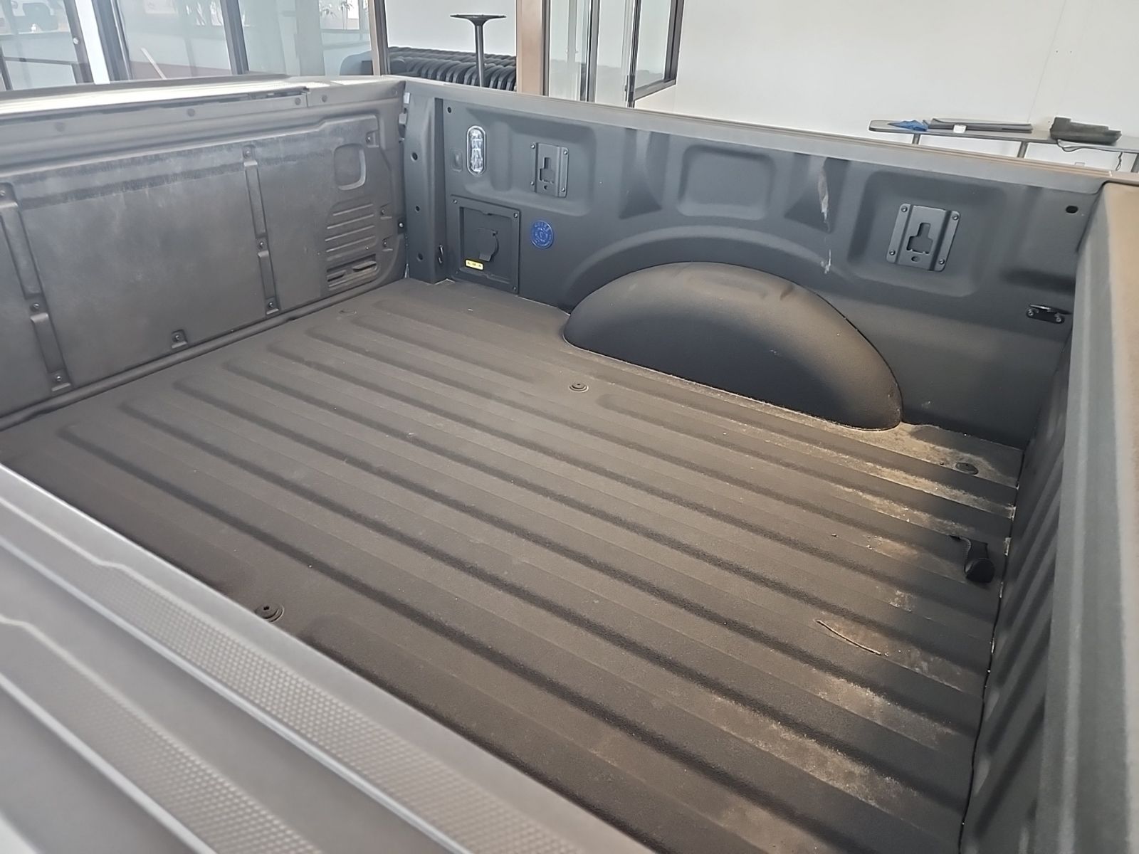 Certified Used 2023 Avalanche Ford XLT image 25