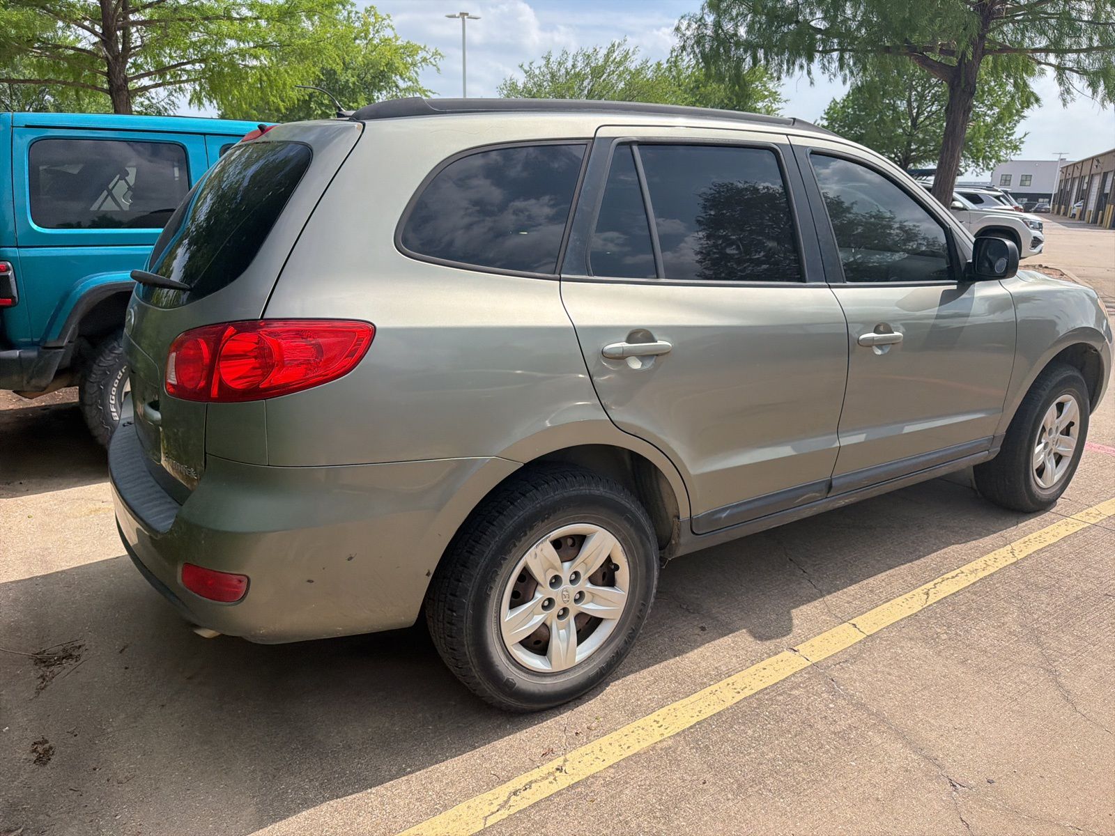 used 2009 Hyundai Santa Fe car, priced at $3,250