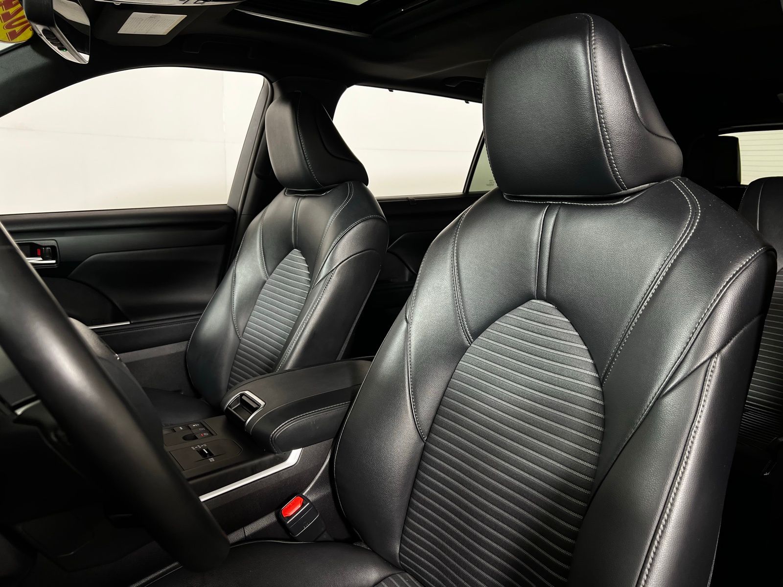 Thumbnail: 2024 Toyota Highlander - 13