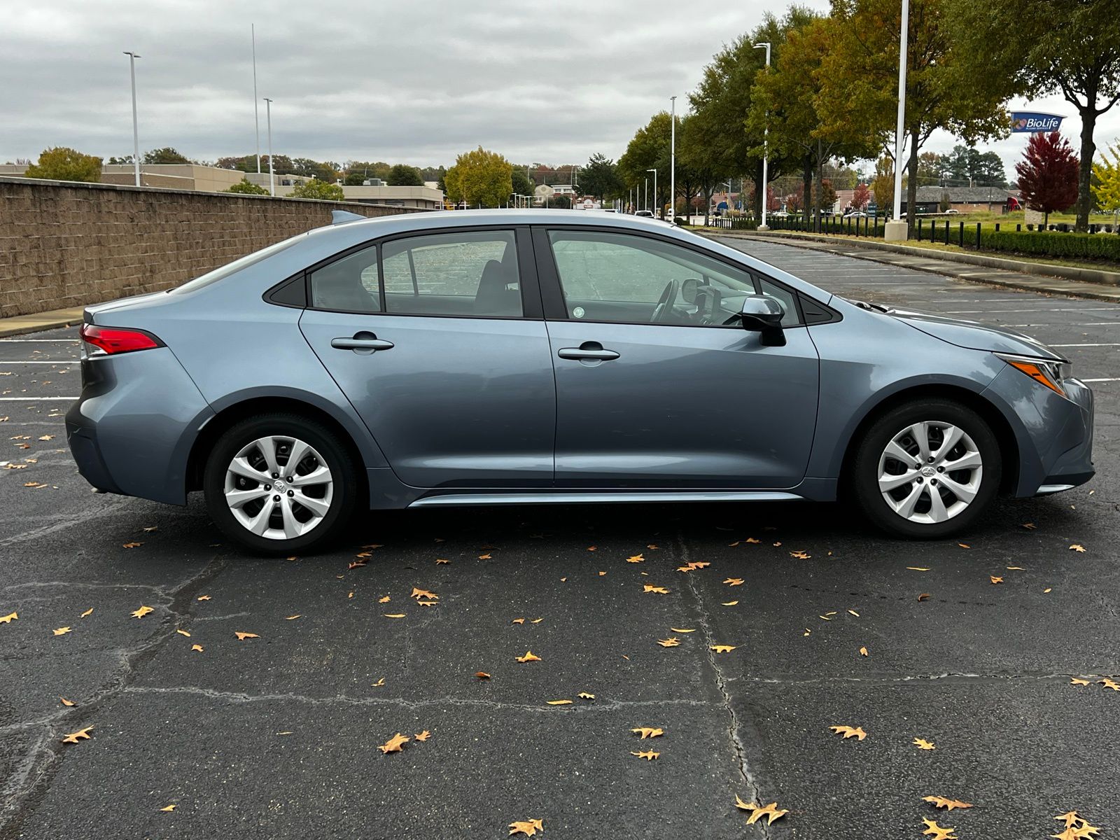 2023 Toyota Corolla LE 4