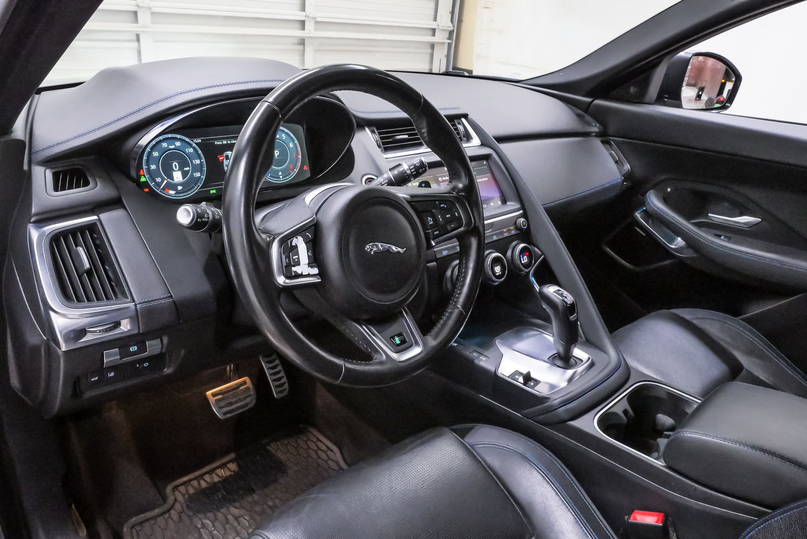 2019 Jaguar E-PACE R-Dynamic - 1