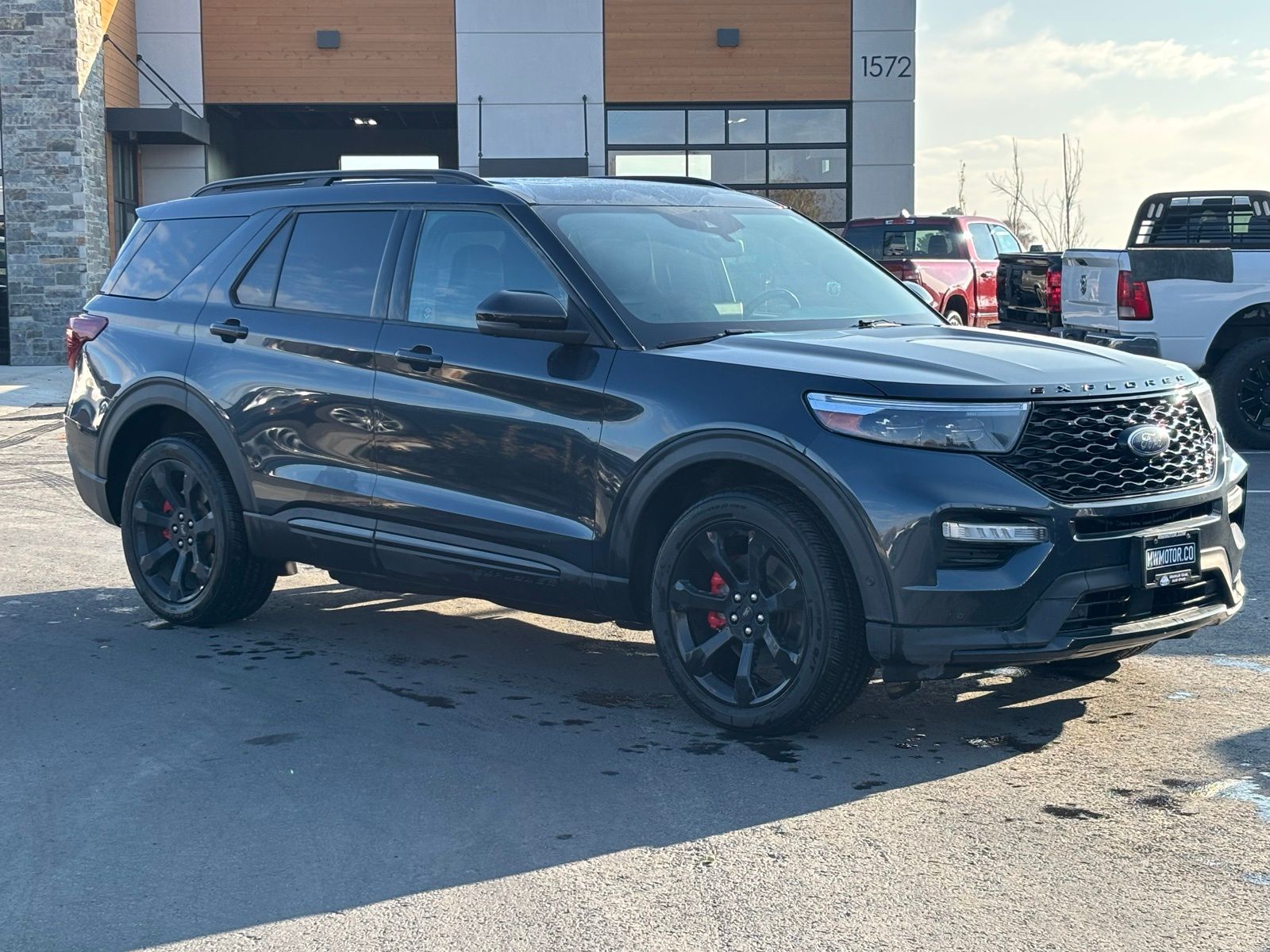2022 Ford Explorer ST's photo
