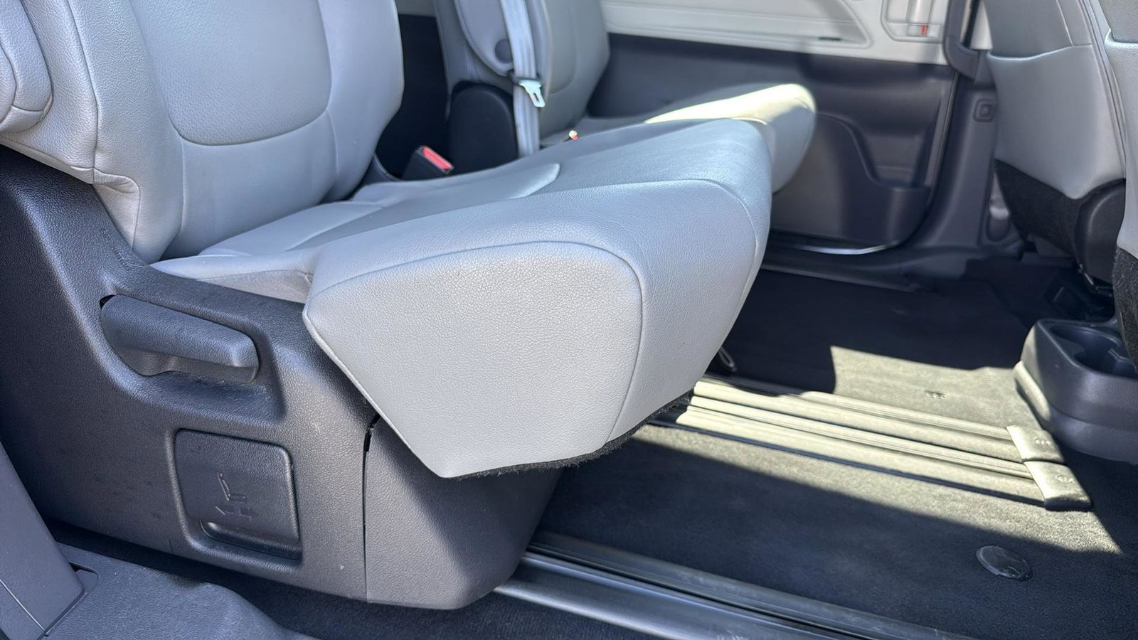 Used Car 2023 Toyota Sienna  Xle For Sale Under $50,000 In Austin, Texas