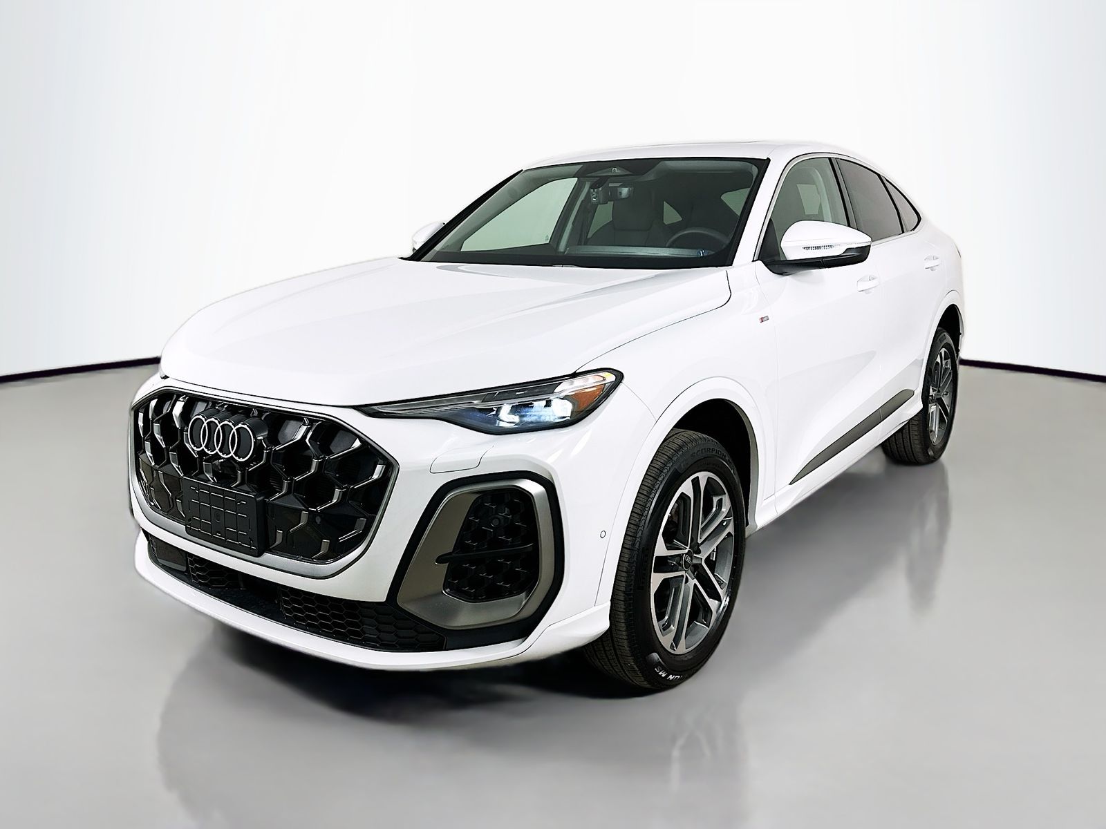 Glacier White Metallic 2026 Audi Q5 Sportback Sedan All-Wheel Drive 7-Speed Automatic