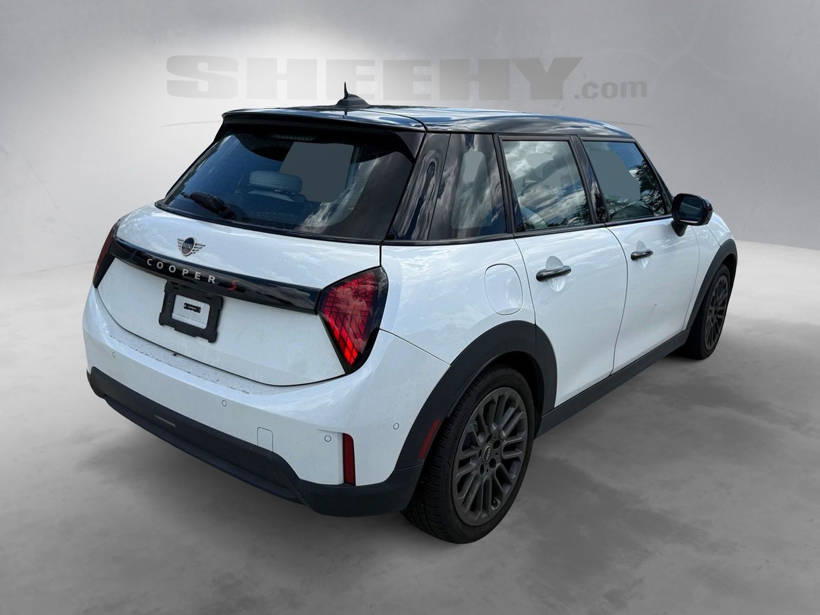 Used 2025 White MINI Iconic image 12