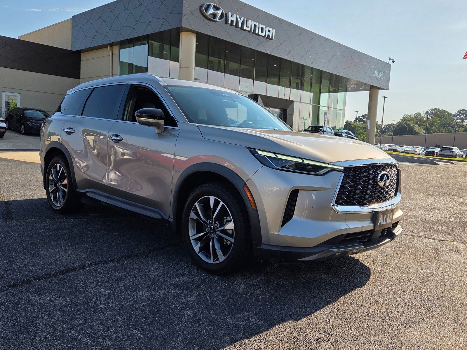 2022 INFINITI QX60 LUXE