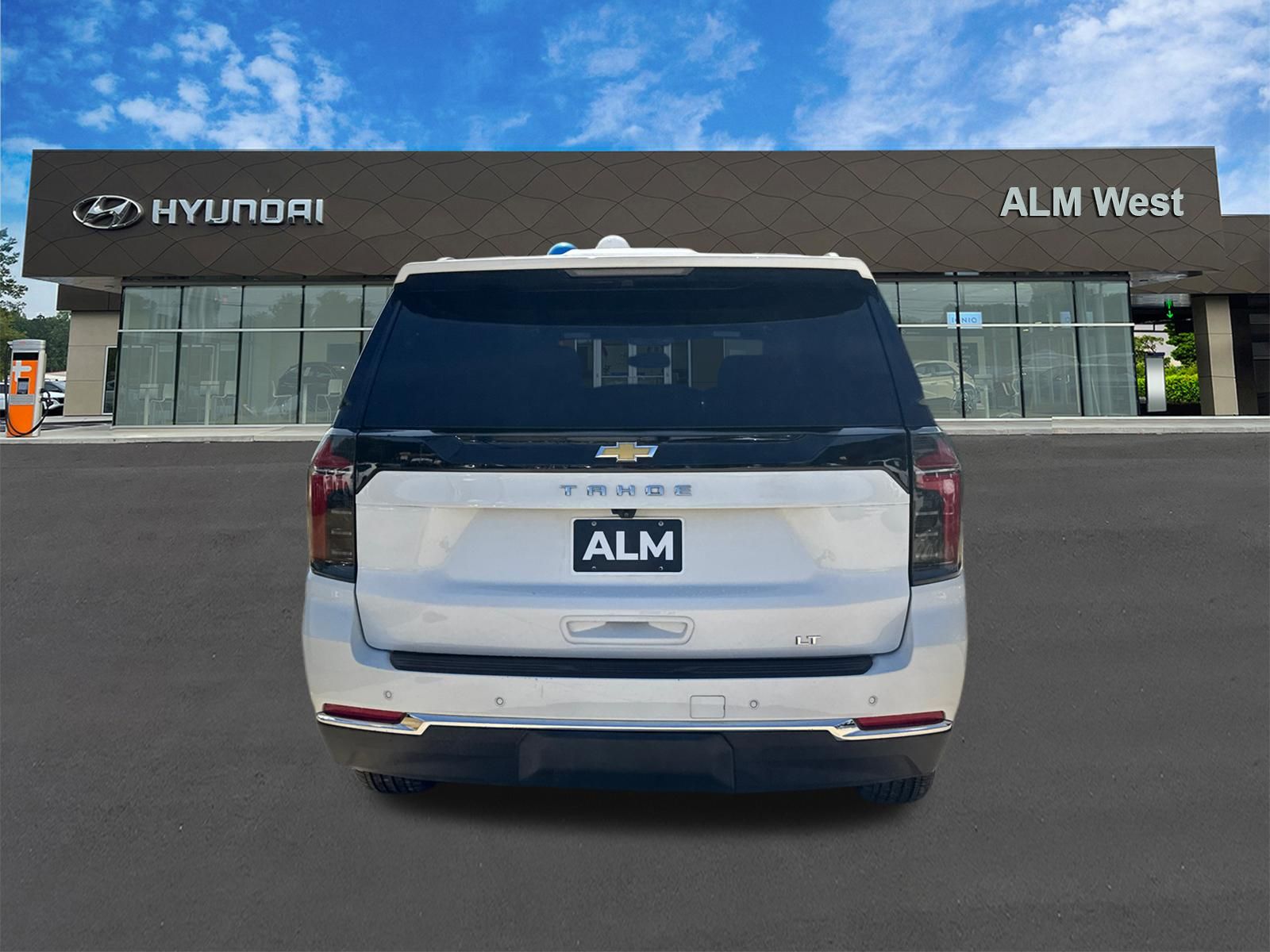 Used 2025 White Chevrolet LT image 6