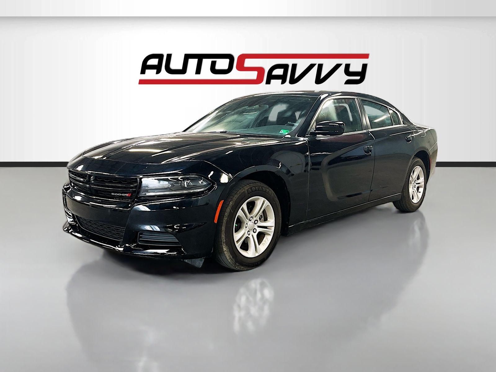 Used 2023 Black Dodge SXT image 3