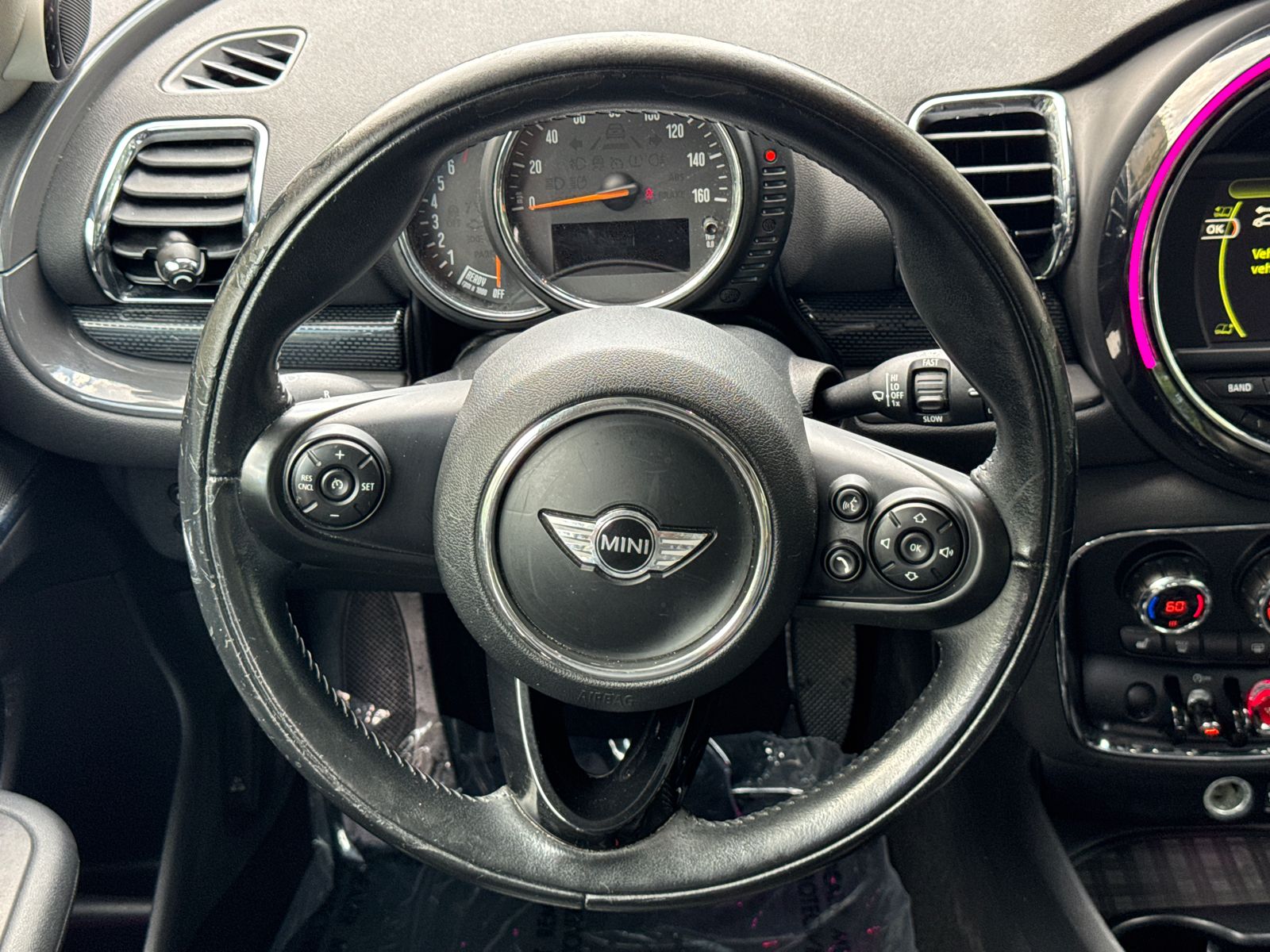 Used 2017 Silver MINI Clubman image 23