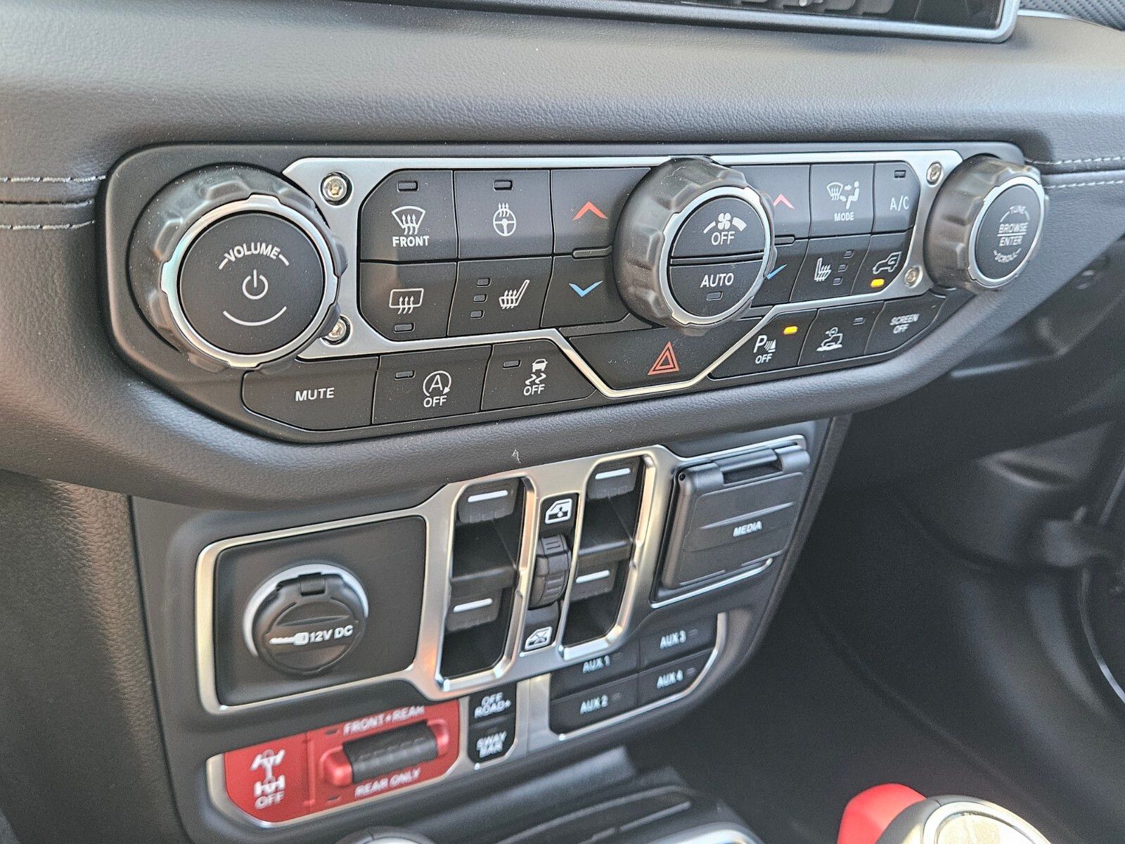 2025 Jeep Gladiator Rubicon photo 17