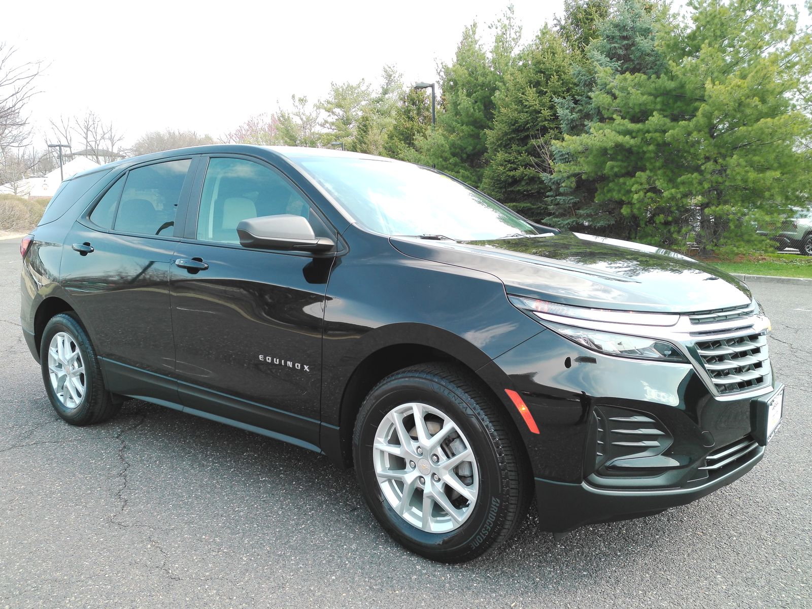 View vehicle photo 2