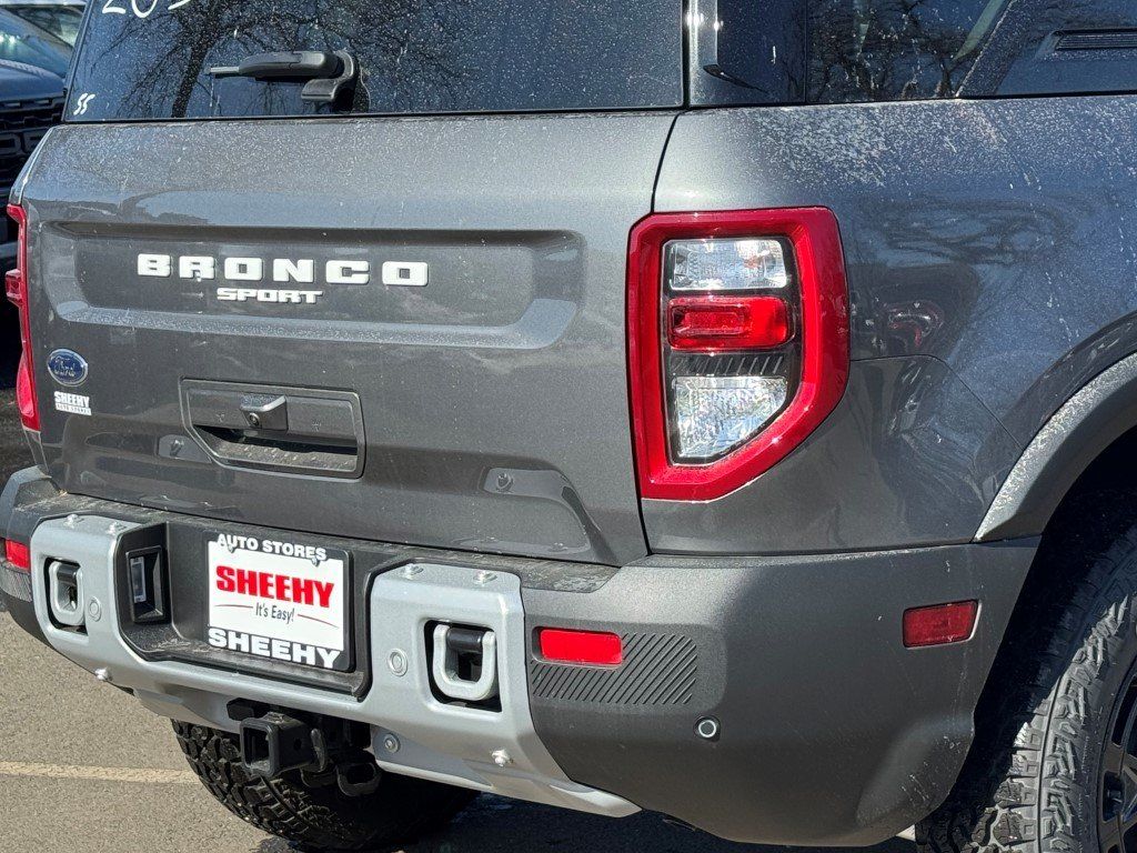 New 2025 Carbonized Gray Metallic Ford Outer Banks image 7