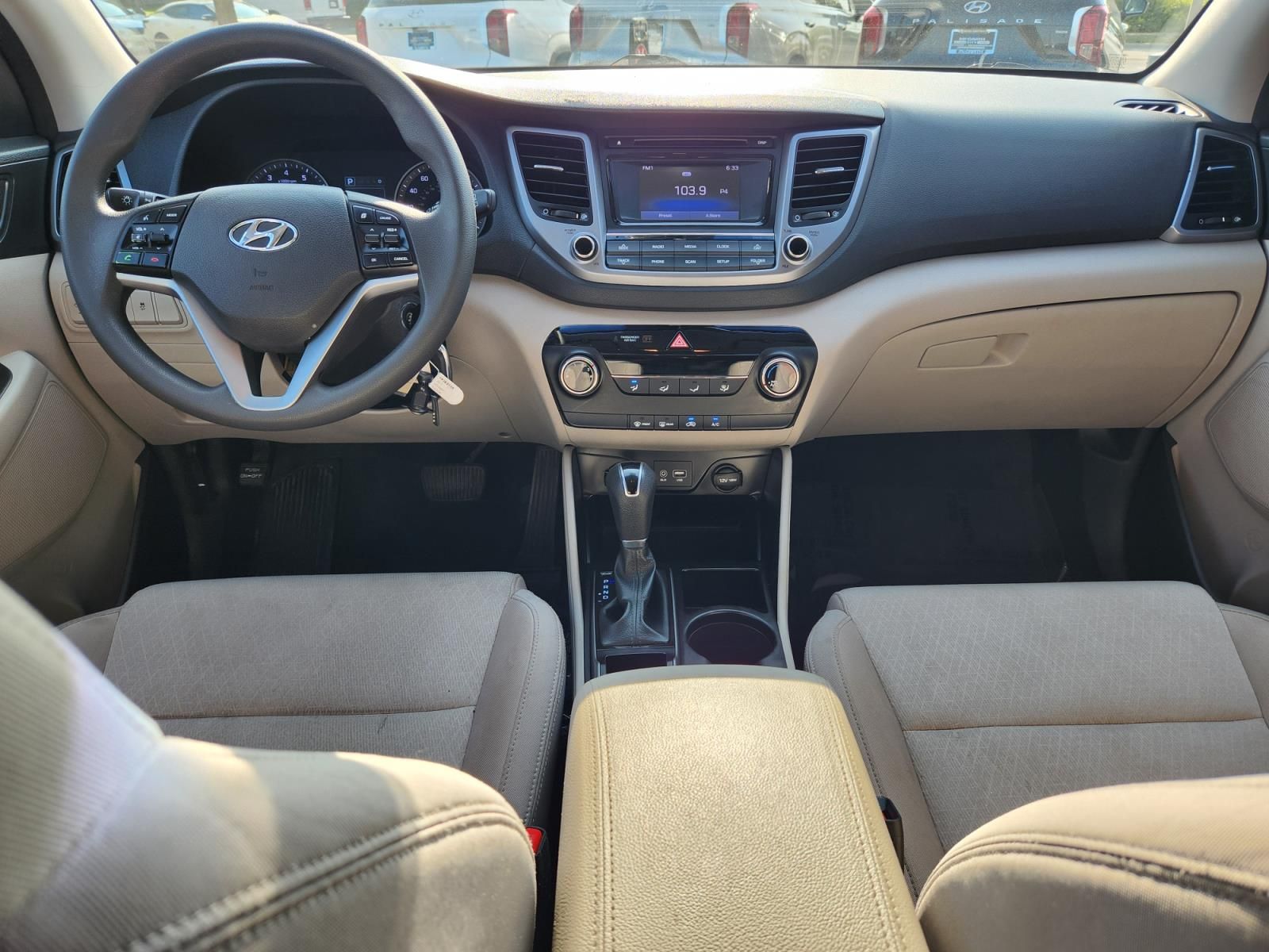 2017 Hyundai Tucson SE 25