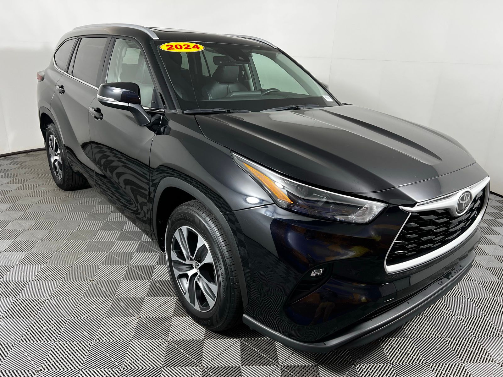 2024 Toyota Highlander XLE 3