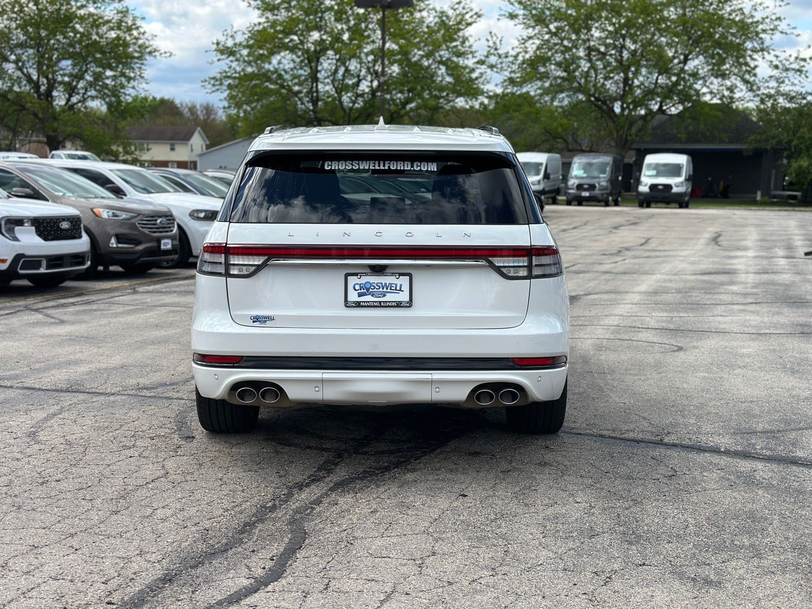 View vehicle photo 4