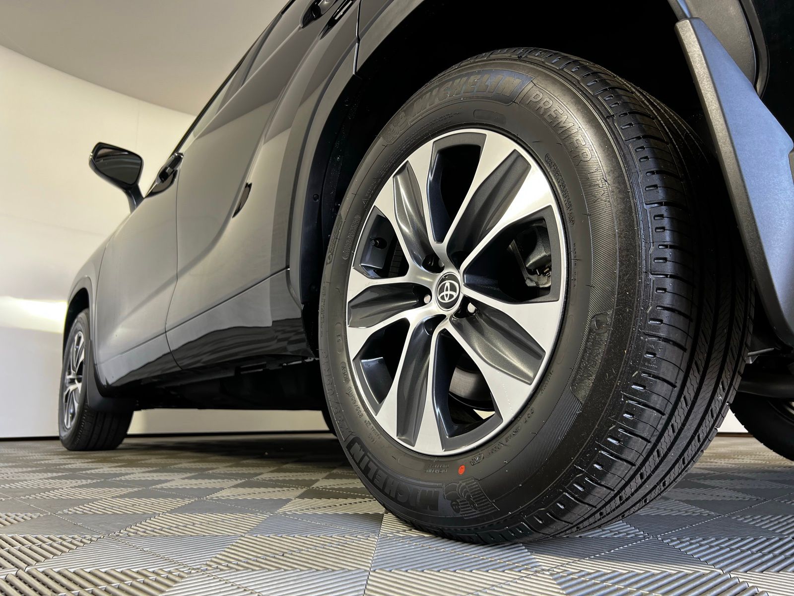 Thumbnail: 2026 Toyota Highlander - 27
