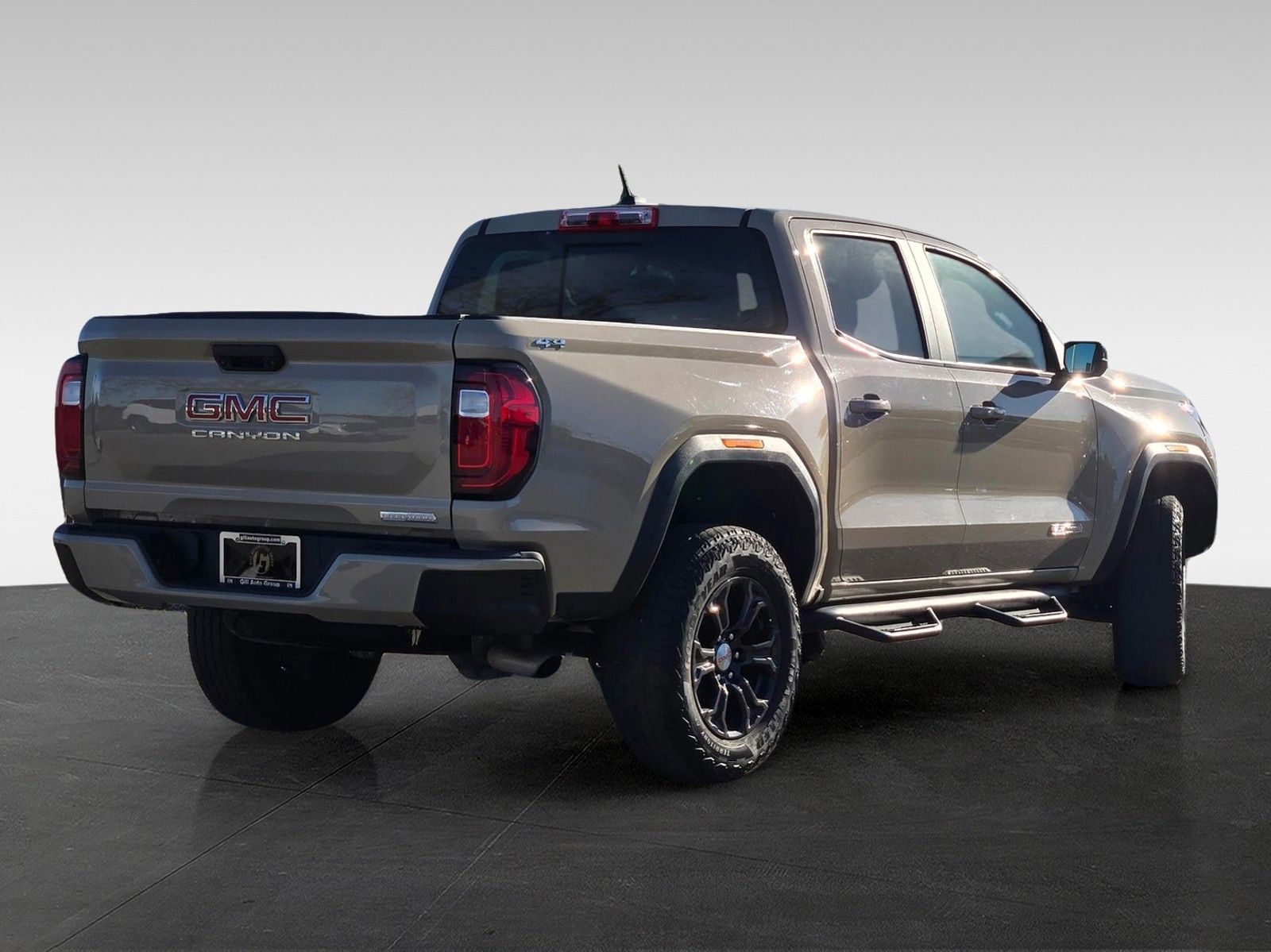 View vehicle photo 4