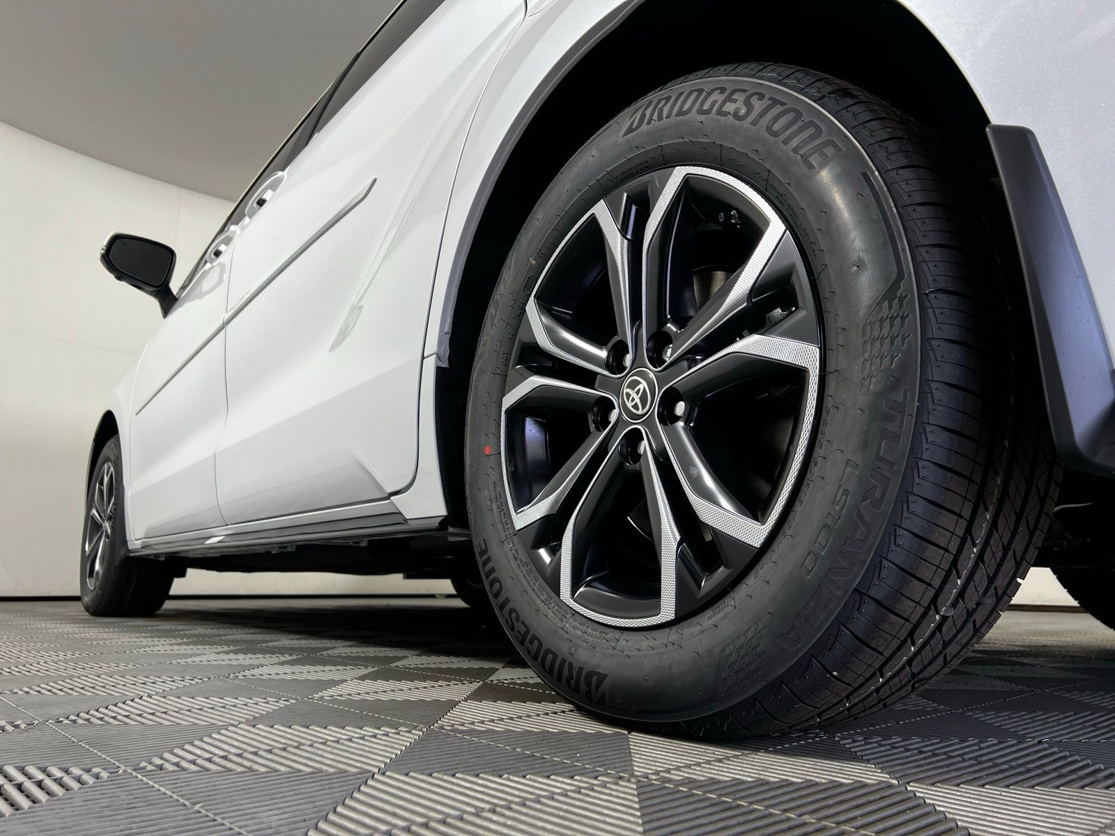 Thumbnail: 2025 Toyota Sienna - 29