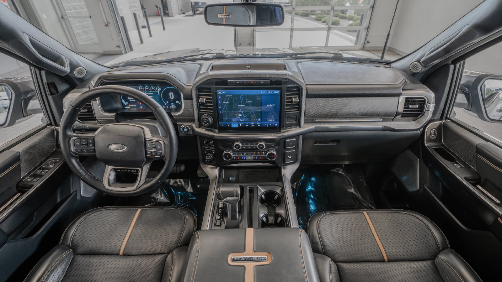 2022 Ford F-150 Platinum — foto completa 8 de 33