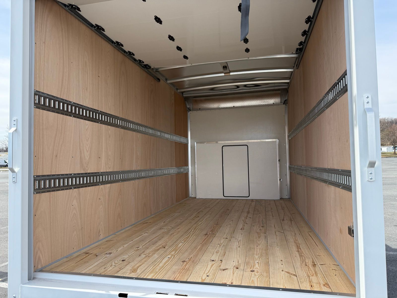 2024 Ford Transit Cutaway Base - Photo 6