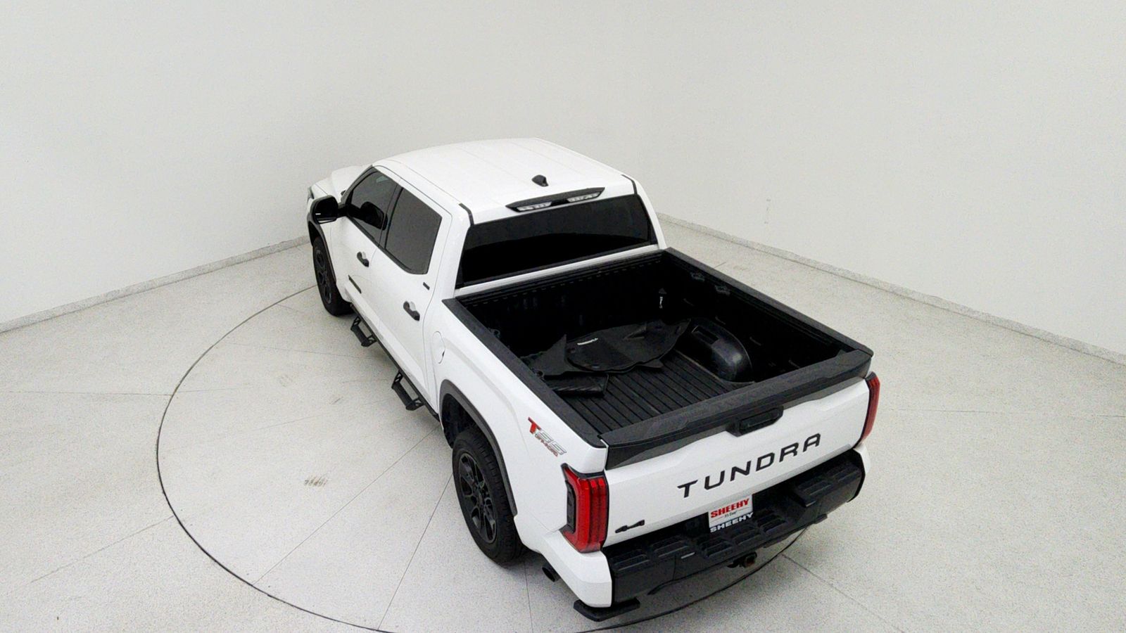 Used 2023 White Toyota SR5 image 18